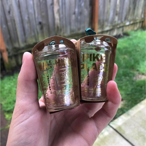 Starbucks keychain - Picture 1 of 1